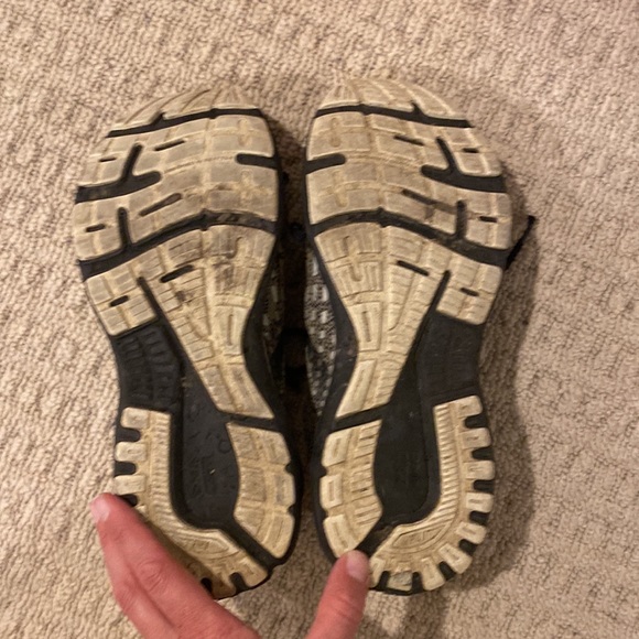 Brooks Adrenaline 21 men’s 8.5 tennis shoes. - Picture 5 of 7